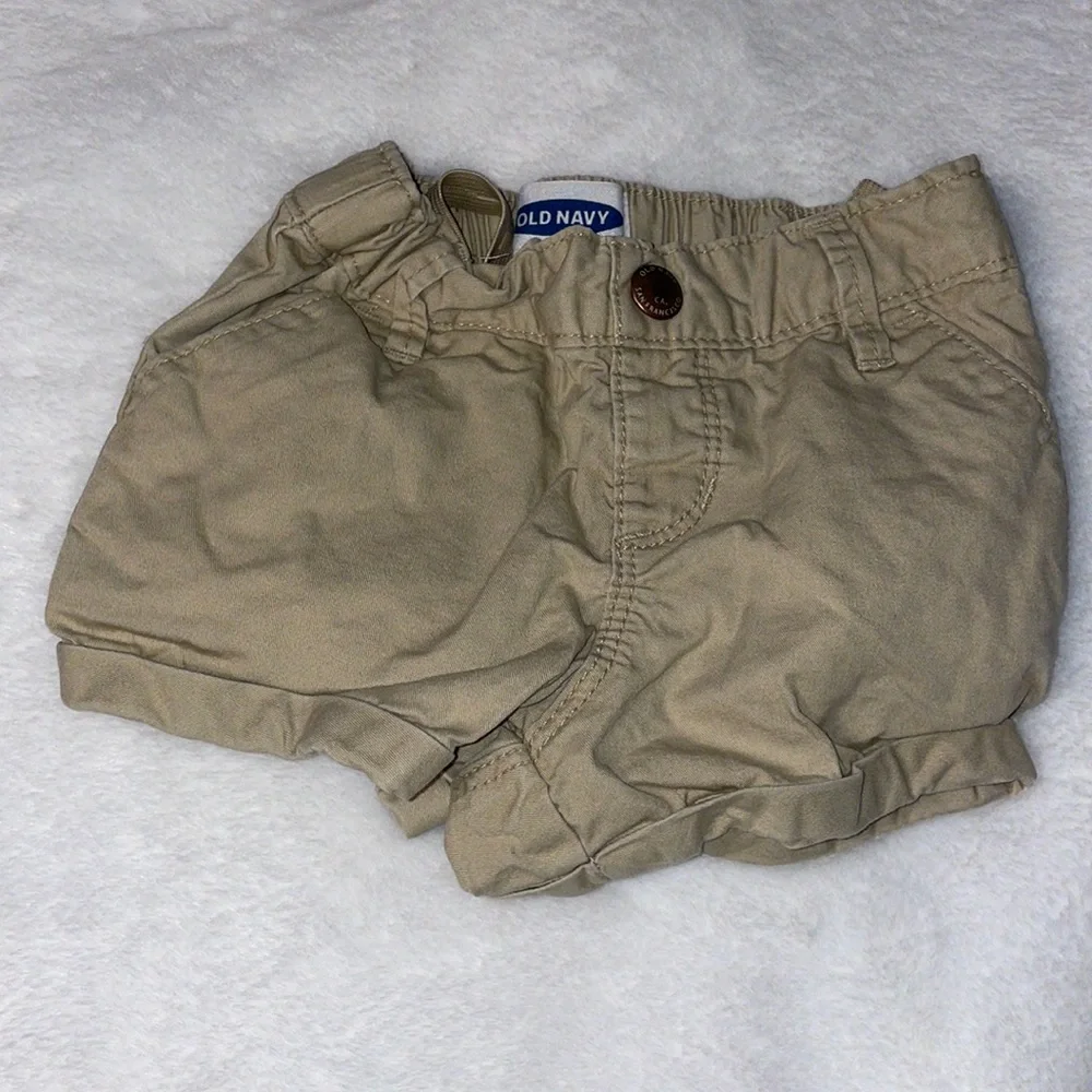 Old Navy size 2T shorts tan with adjustable waist